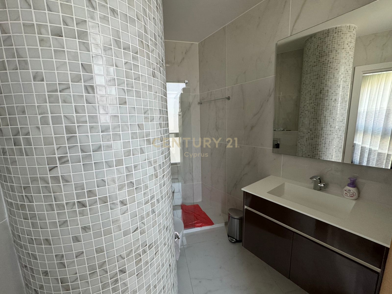 112m2 Bureau à Agios Tychonas, Limassol, Chypre No. 53896