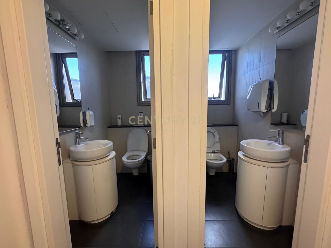 326m2 Oficina en Mesa Geitonia, Limassol, Chipre No. 53641