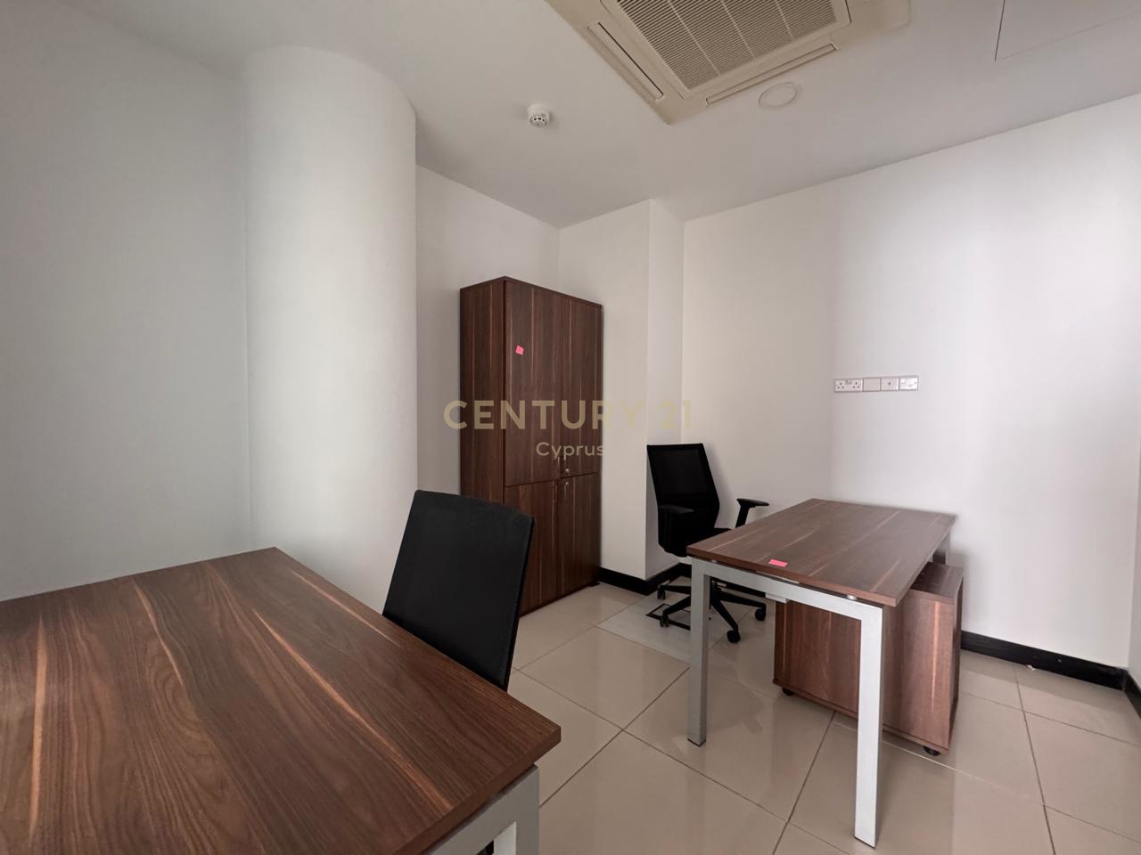 326m2 Oficina en Mesa Geitonia, Limassol, Chipre No. 53641