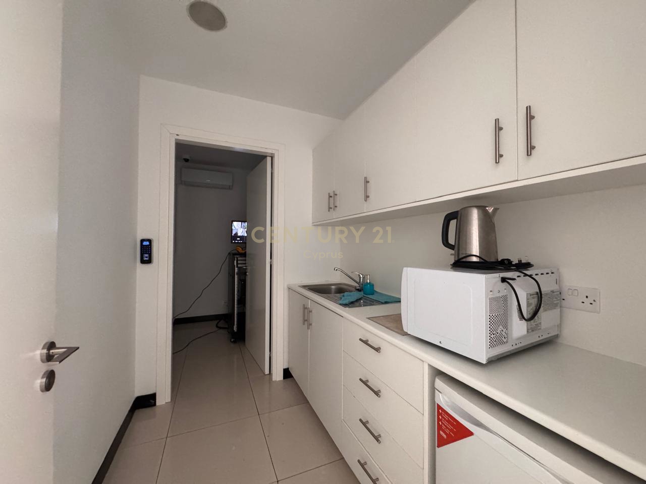 326m2 Oficina en Mesa Geitonia, Limassol, Chipre No. 53641