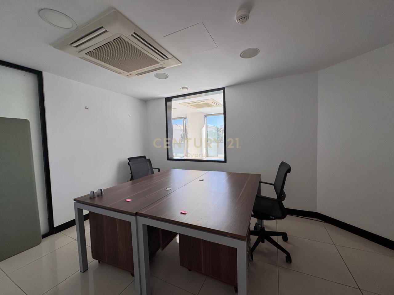 326m2 Oficina en Mesa Geitonia, Limassol, Chipre No. 53641