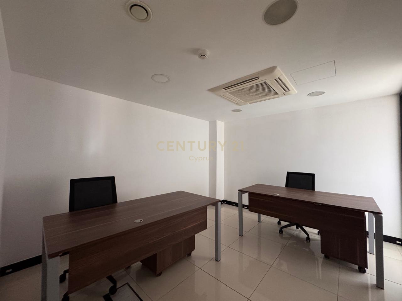 326m2 Oficina en Mesa Geitonia, Limassol, Chipre No. 53641