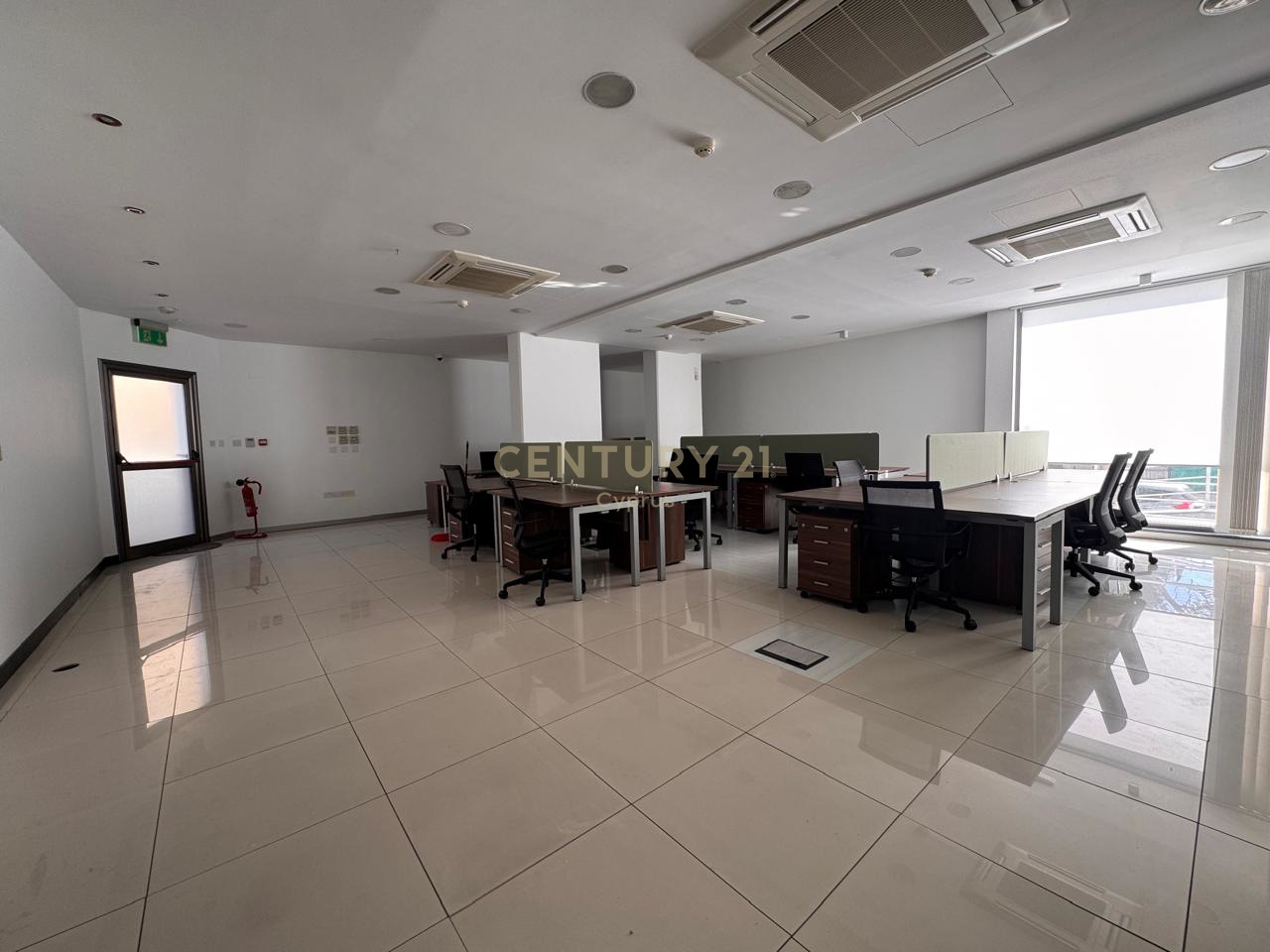 326m2 Oficina en Mesa Geitonia, Limassol, Chipre No. 53641