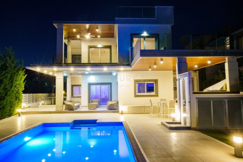 4 bedrooms Villa in Agios Tychonas, Limassol, Cyprus No. 53647