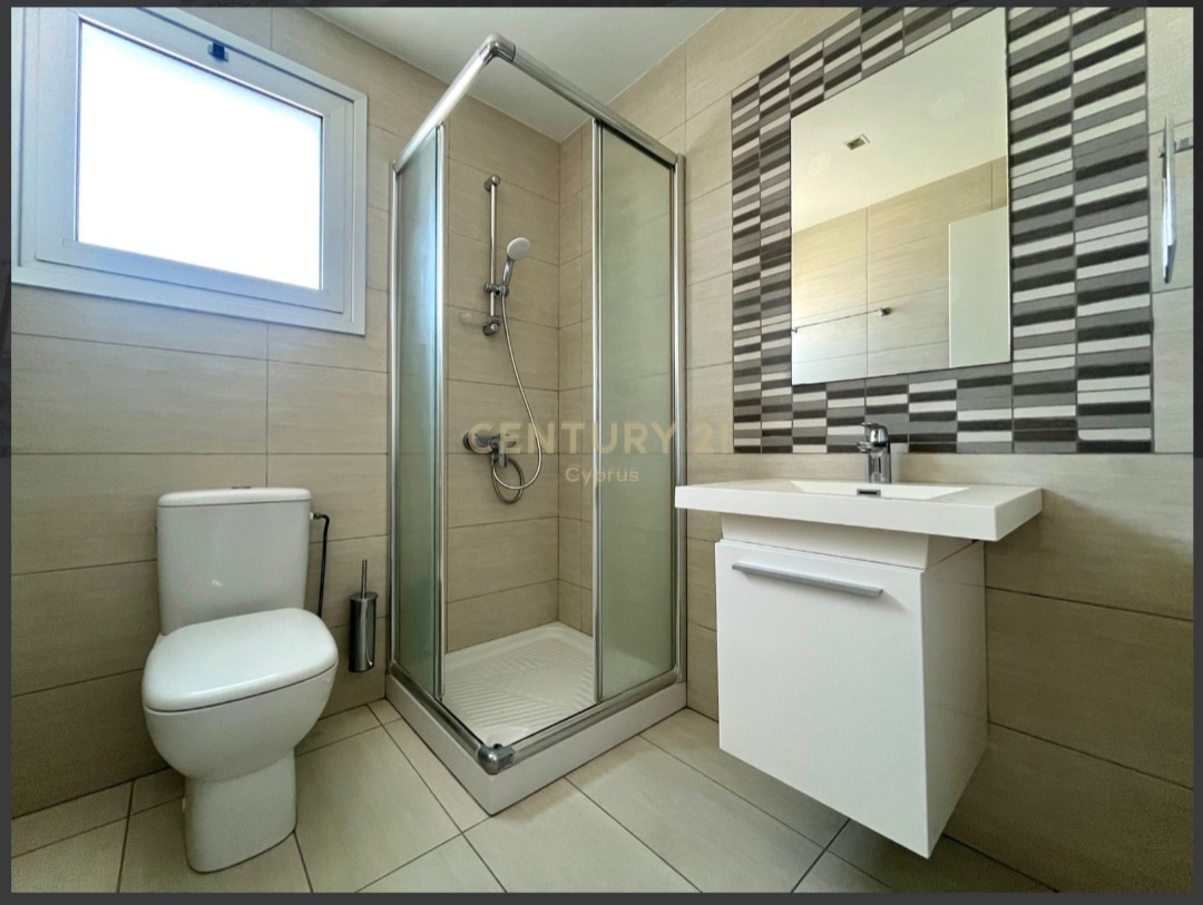 3 bedrooms Apartment in Mesa Geitonia, Limassol, Cyprus No. 58563