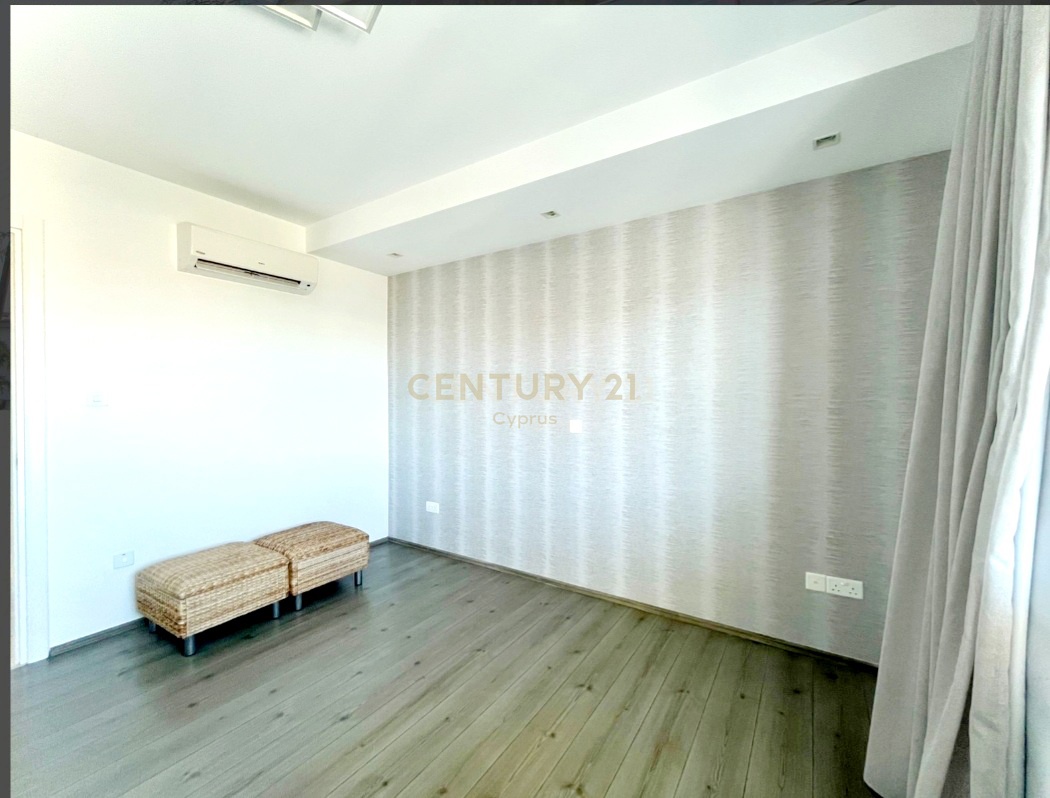 3 bedrooms Apartment in Mesa Geitonia, Limassol, Cyprus No. 58563