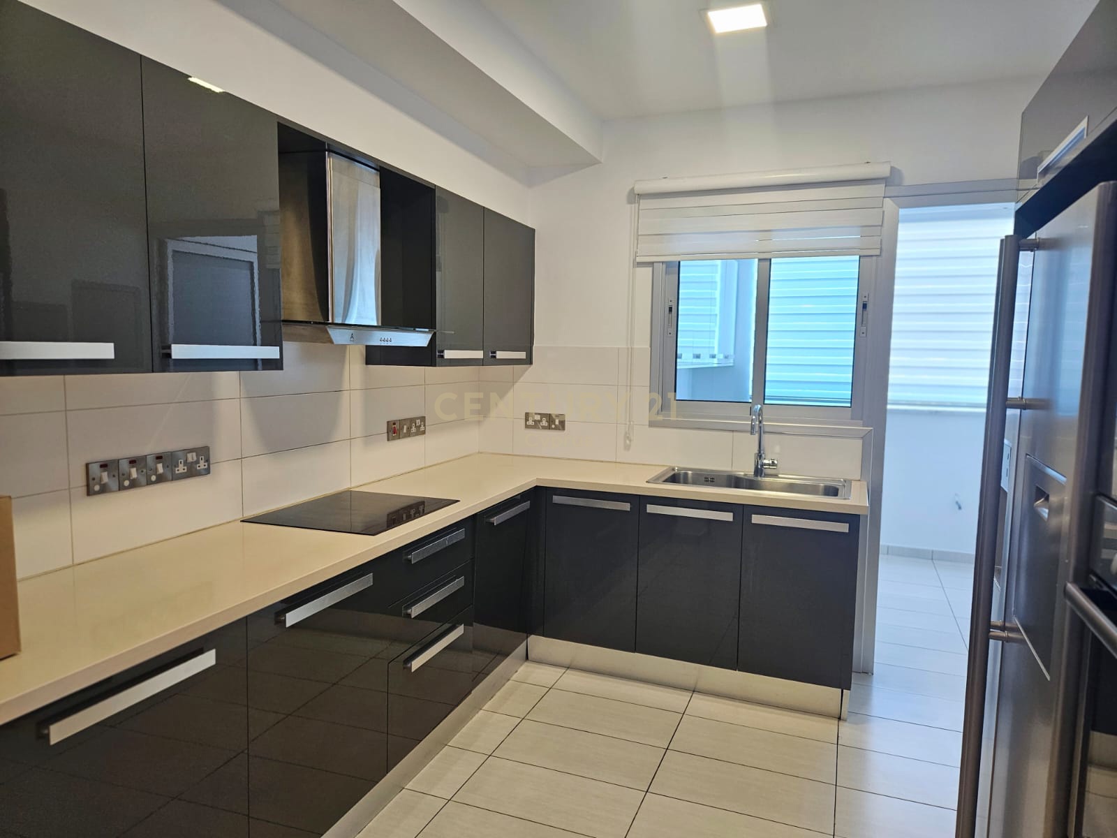 3 bedrooms Apartment in Mesa Geitonia, Limassol, Cyprus No. 58563