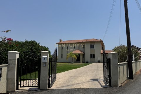 4 bedrooms Villa in Parekklisia, Limassol, Cyprus No. 54271