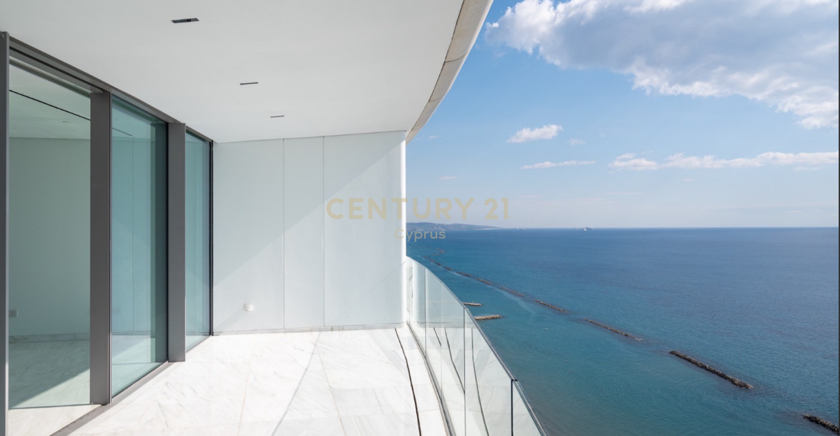 3 bedrooms Apartment in Limassol, Cyprus No. 54274