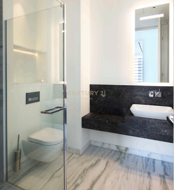 3 bedrooms Apartment in Limassol, Cyprus No. 54274