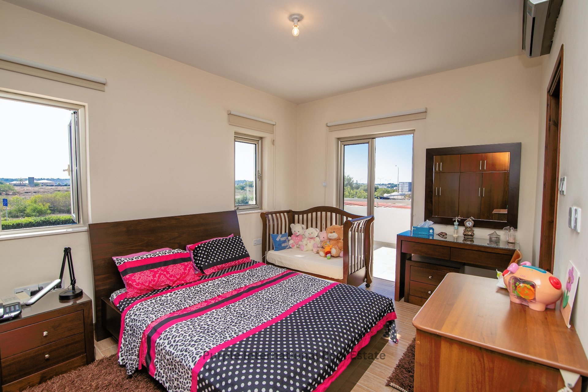 5 bedrooms Villa in Paralimni, Ammochostos, Cyprus No. 36232