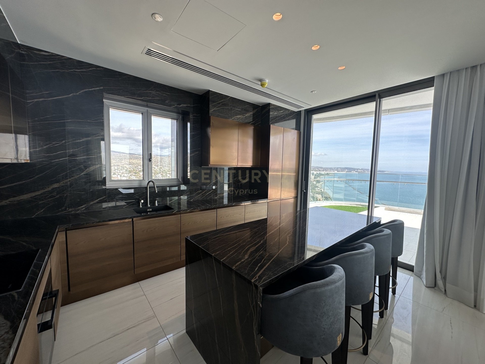 4 chambres Appartement à Germasogeia, Limassol, Chypre No. 56132