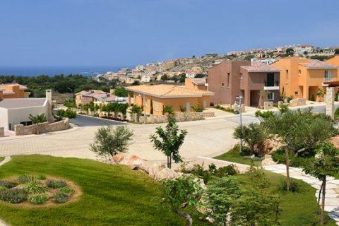 3 bedrooms Bungalow in Paphos, Cyprus No. 35938