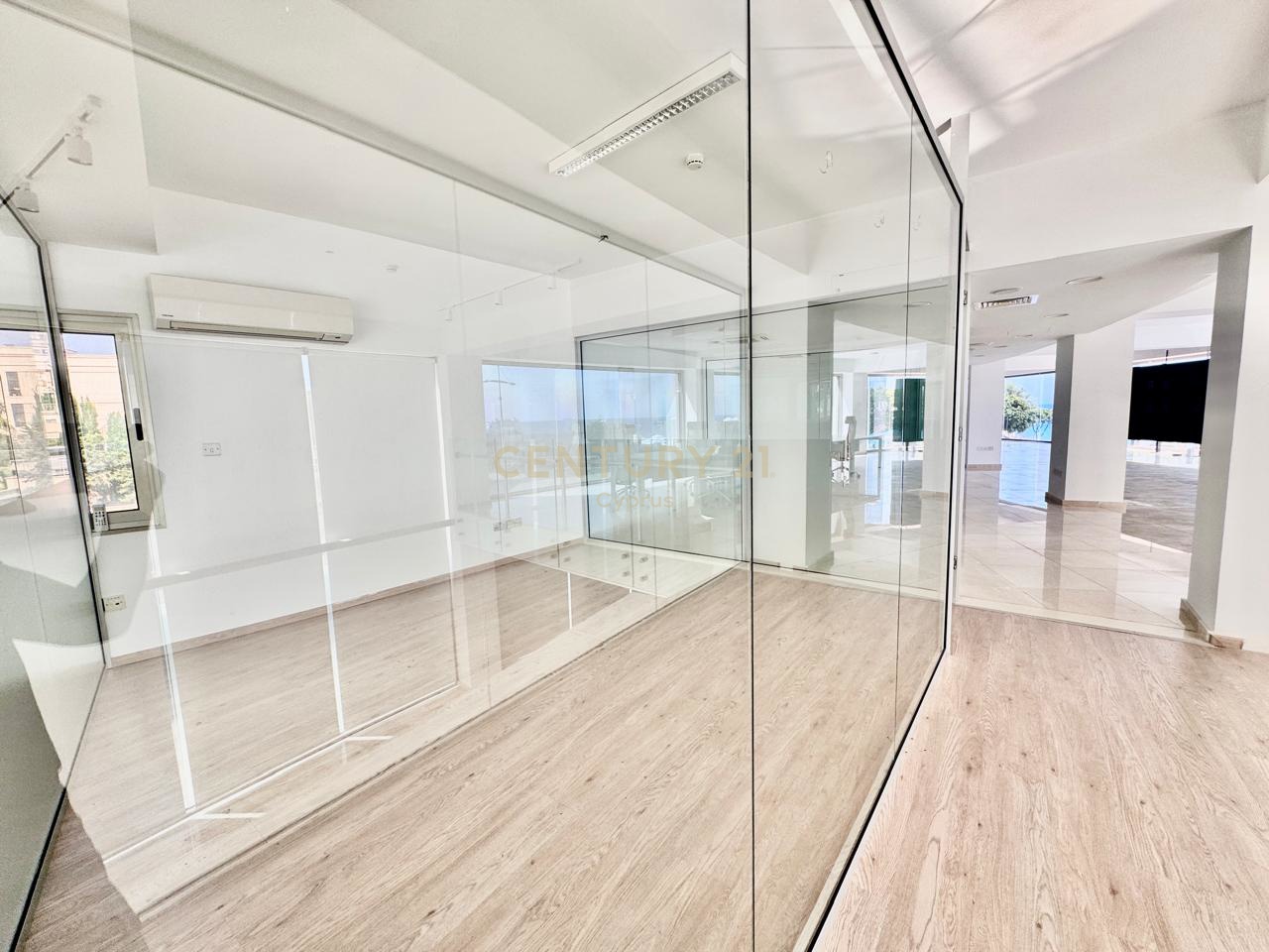 717m2 Bureau à Limassol, Chypre No. 53797