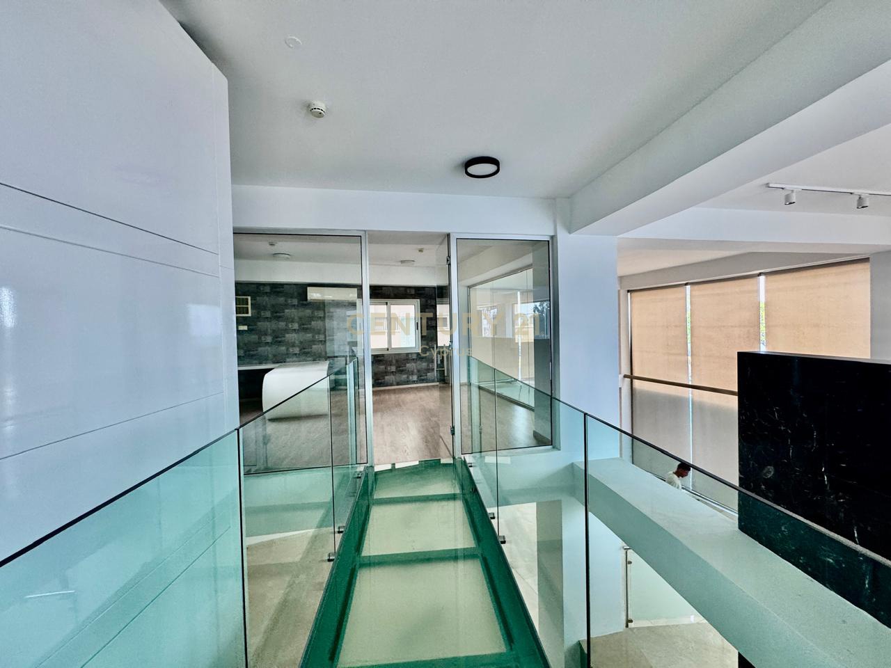 717m2 Bureau à Limassol, Chypre No. 53797