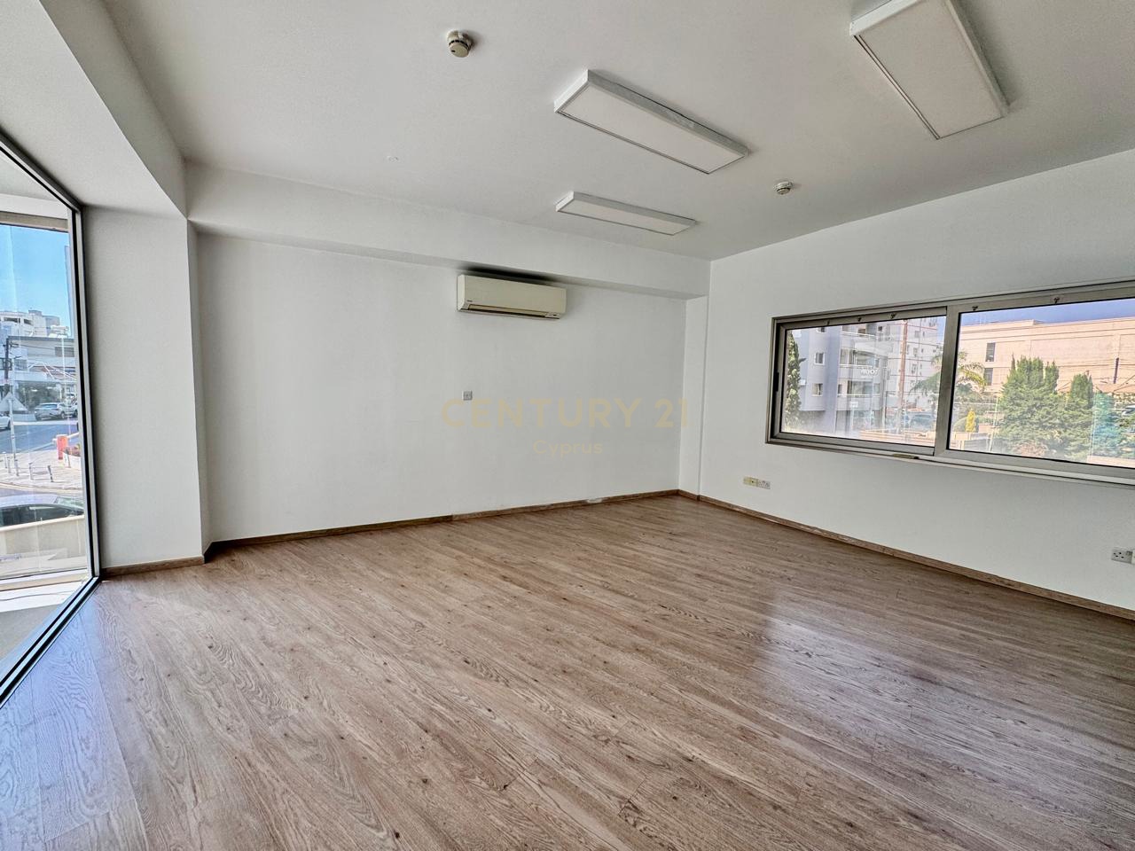 717m2 Bureau à Limassol, Chypre No. 53797