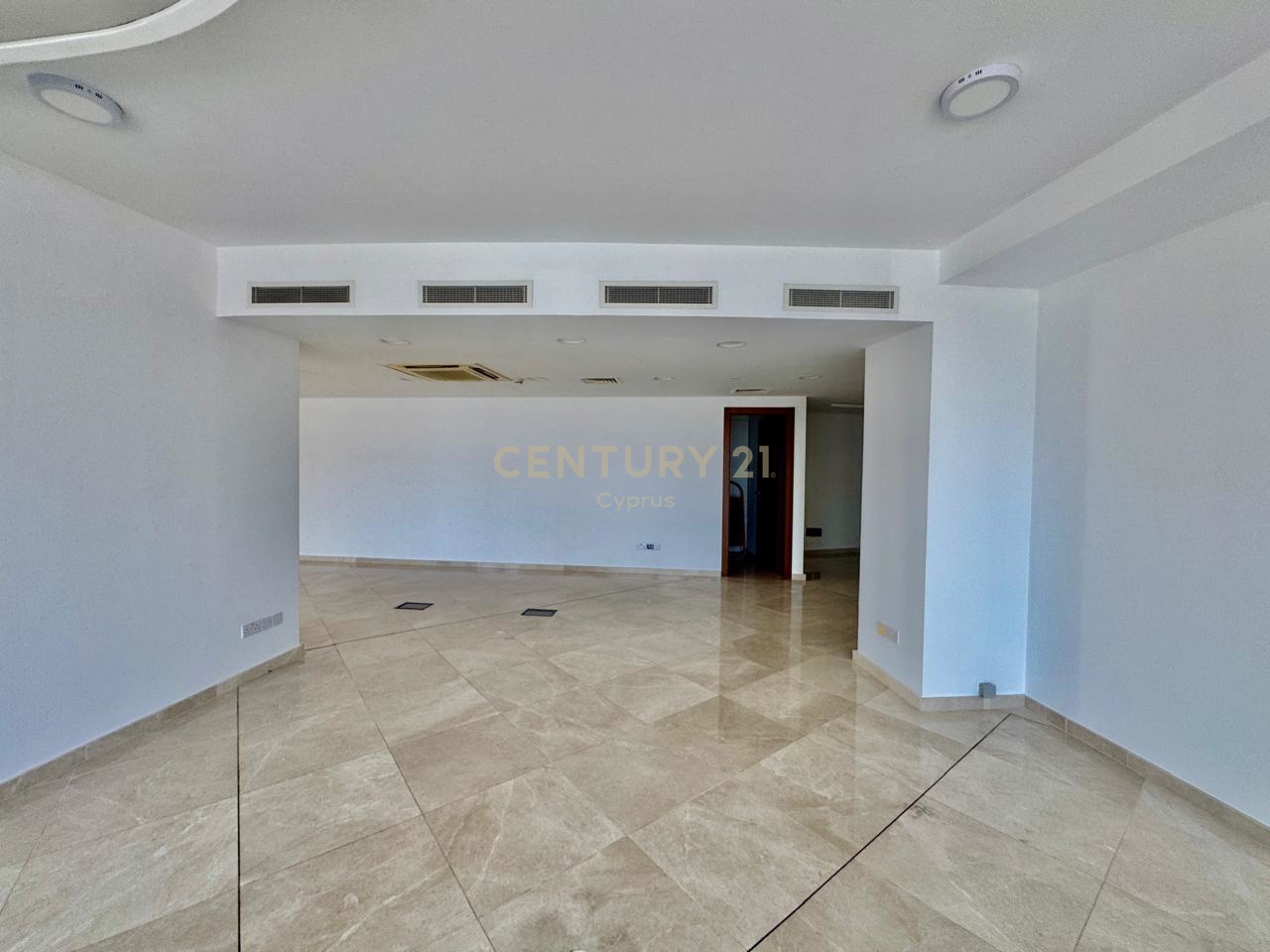 717m2 Bureau à Limassol, Chypre No. 53797