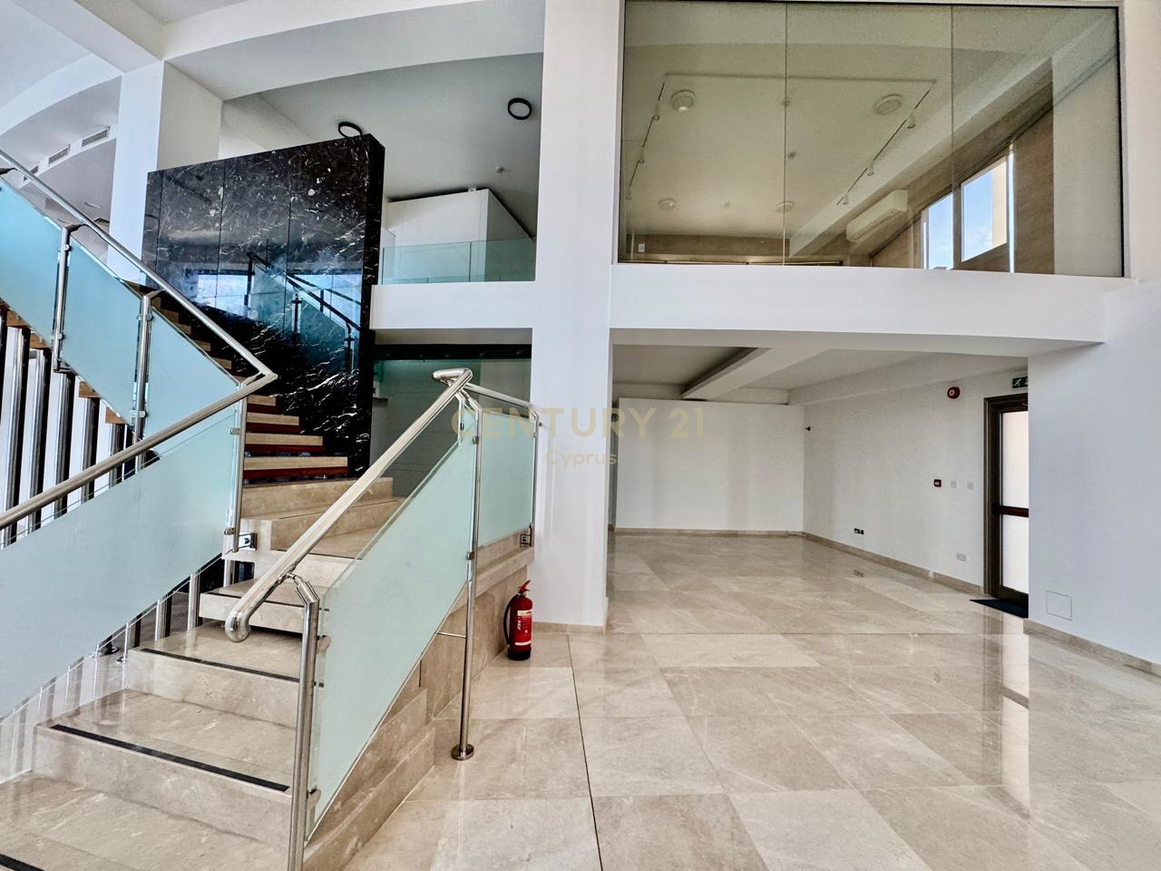 717m2 Bureau à Limassol, Chypre No. 53797