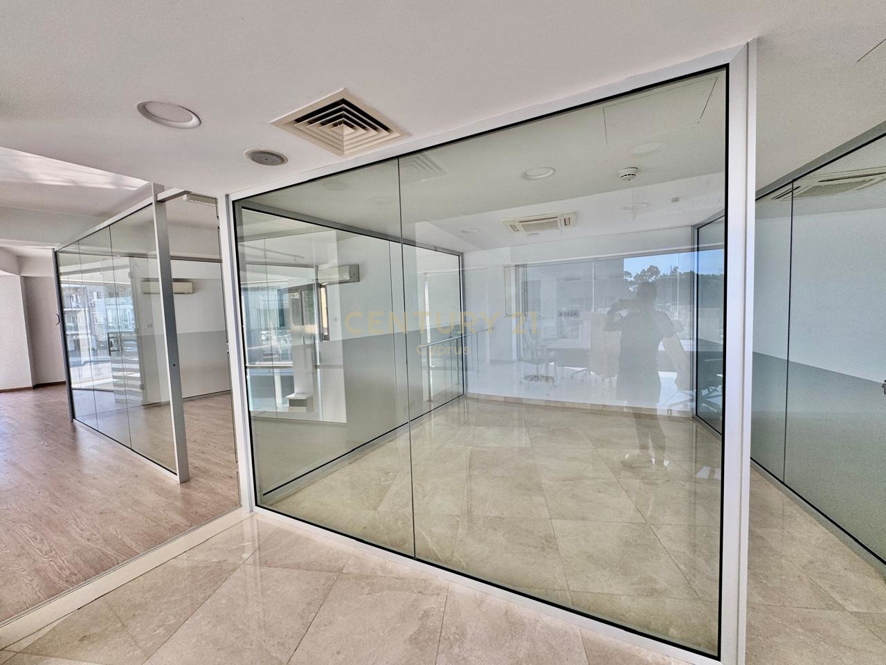 717m2 Bureau à Limassol, Chypre No. 53797