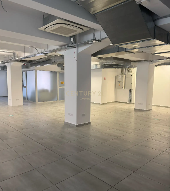 715m2 Bureau à Agios Athanasios, Limassol, Chypre No. 55335