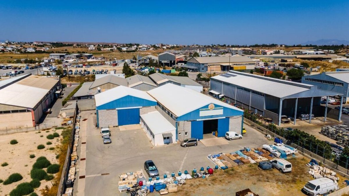 1075m2 Commercial property in Nicosia, Cyprus No. 37959