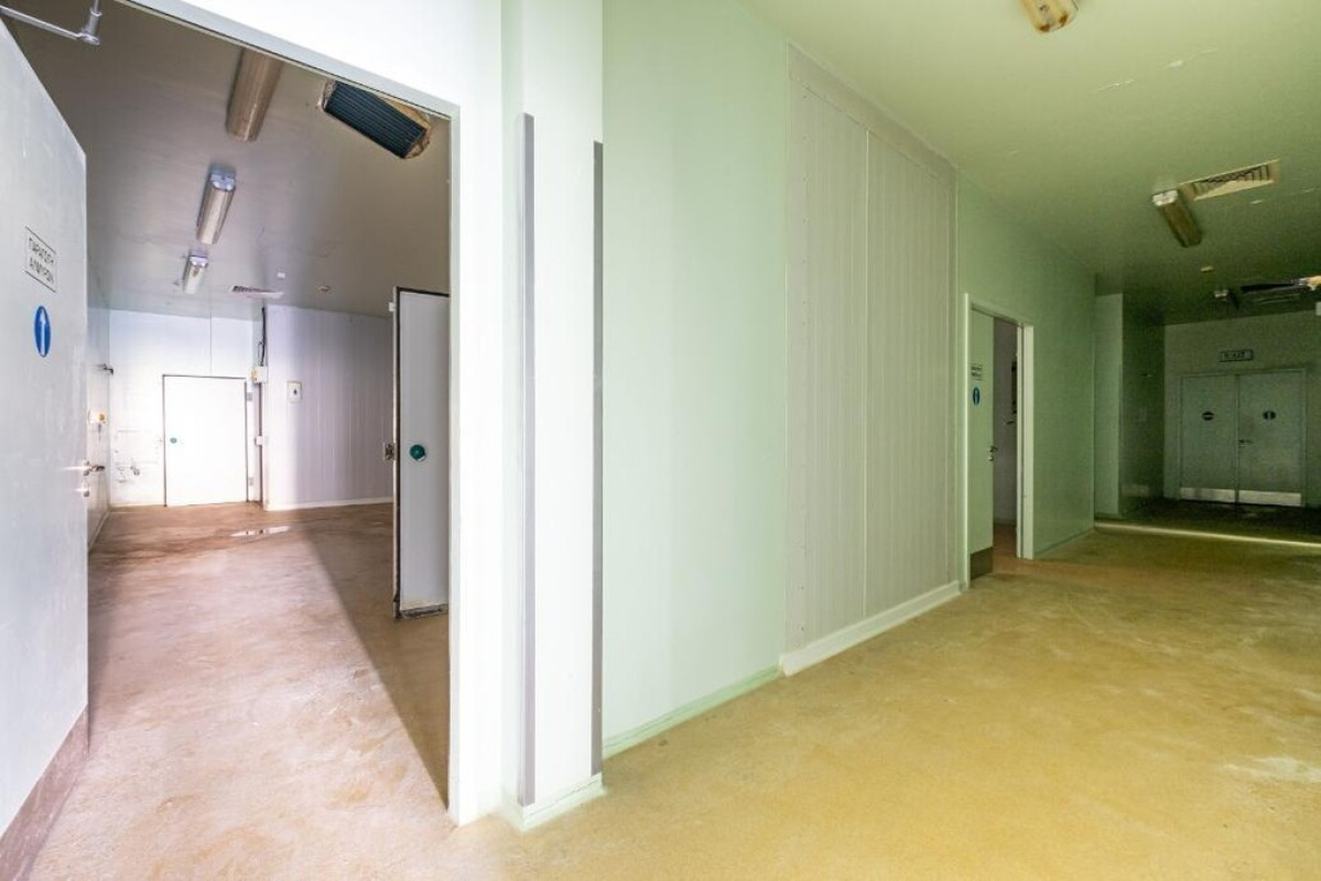 1210m2 Local comercial en Paphos, Chipre No. 37962