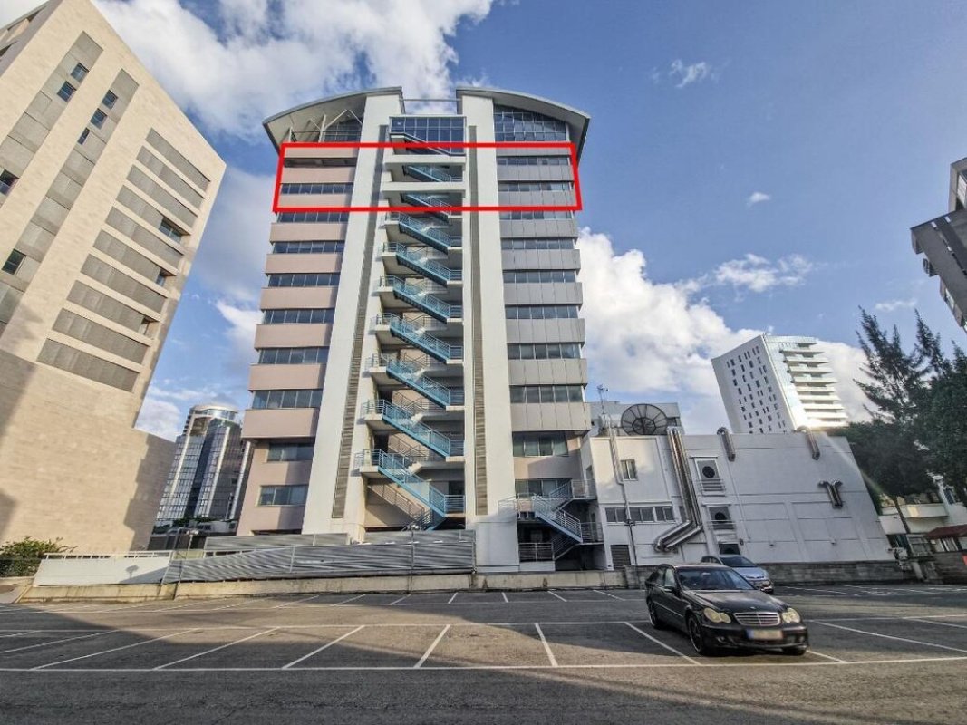 473m2 Commercial property in Nicosia, Cyprus No. 37964