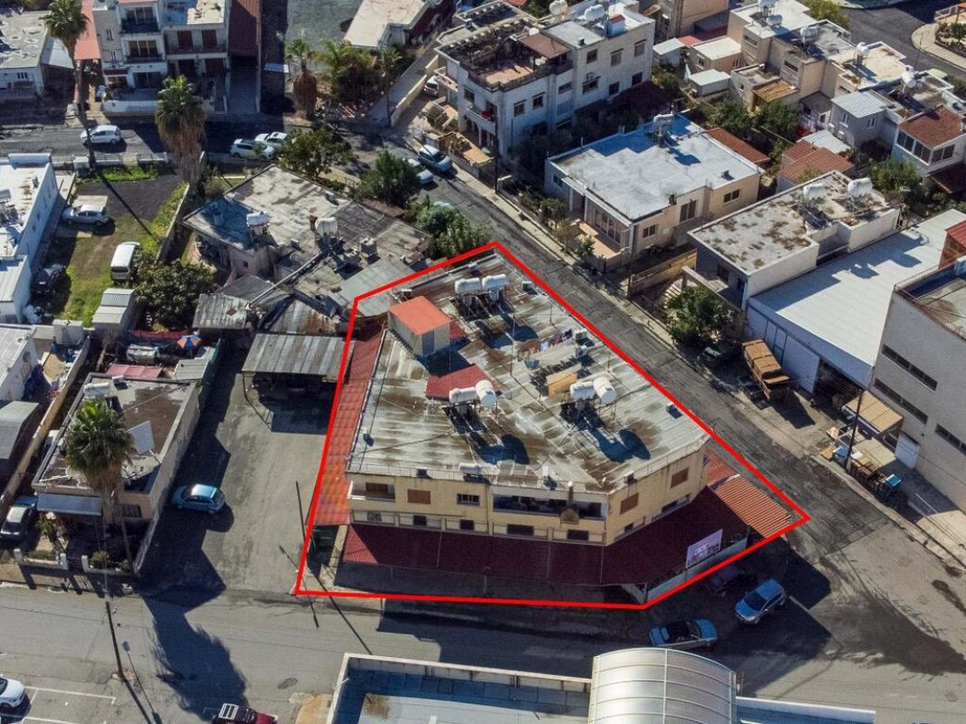 736m2 Commercial property in Larnaca, Larnaka, Cyprus No. 37965