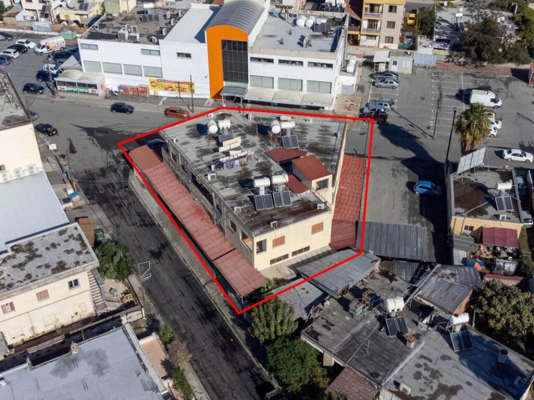 736m2 Commercial property in Larnaca, Larnaka, Cyprus No. 37965
