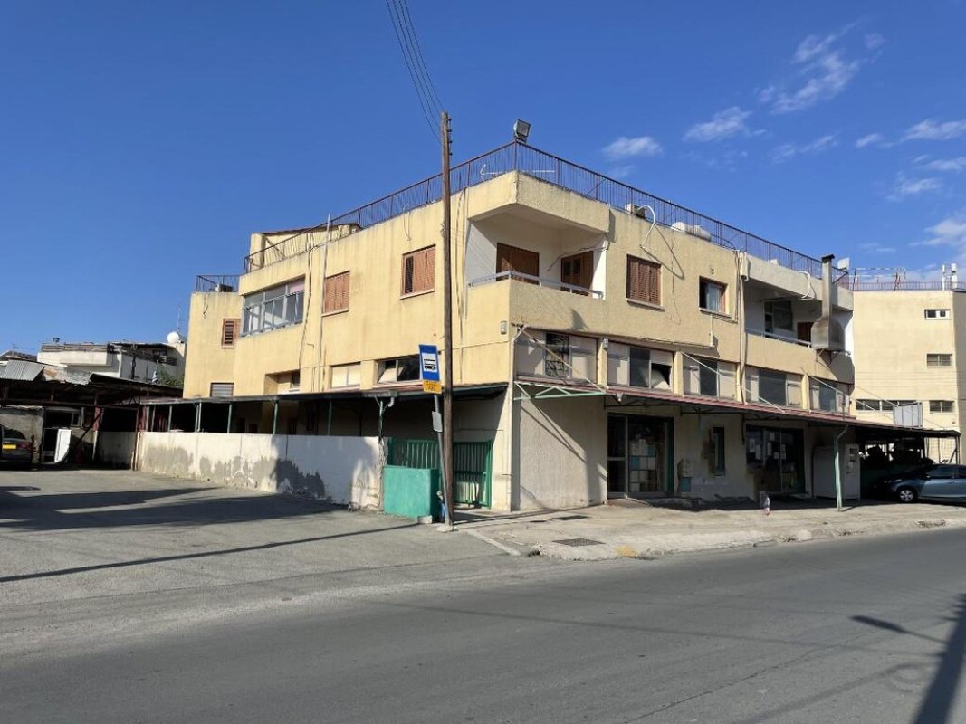 736m2 Commercial property in Larnaca, Larnaka, Cyprus No. 37965