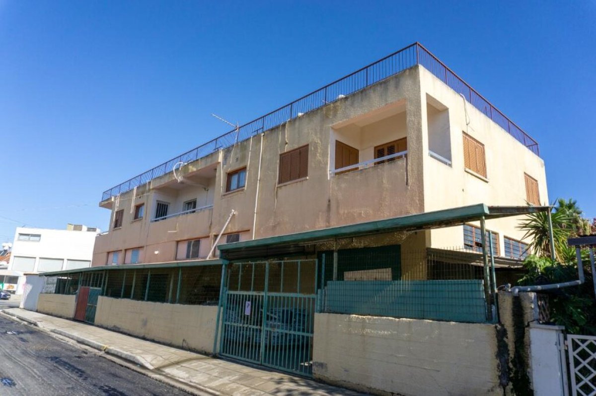 736m2 Commercial property in Larnaca, Larnaka, Cyprus No. 37965