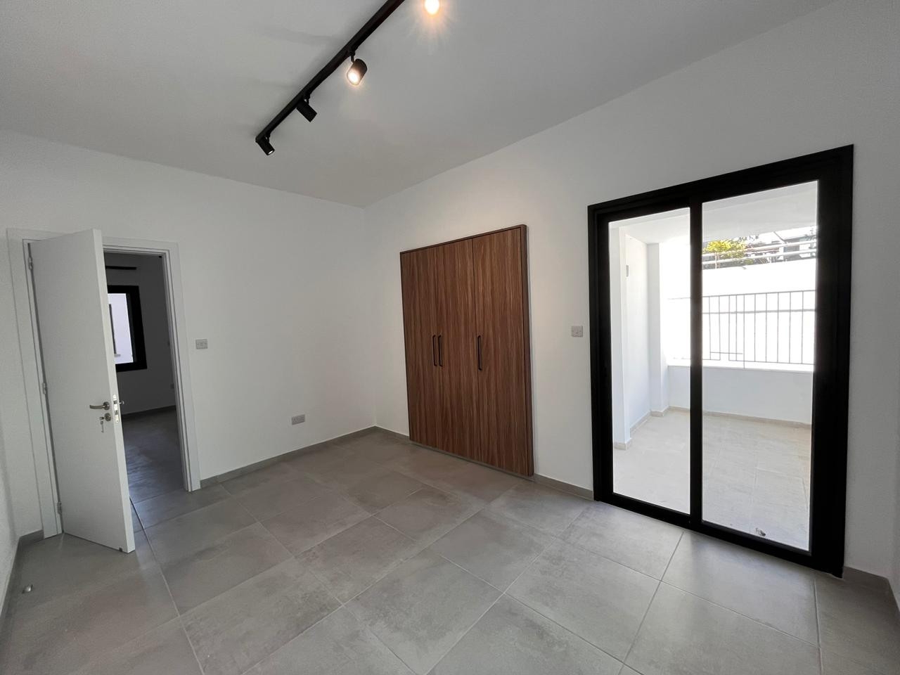 408m2 Bureau à Limassol, Chypre No. 54156