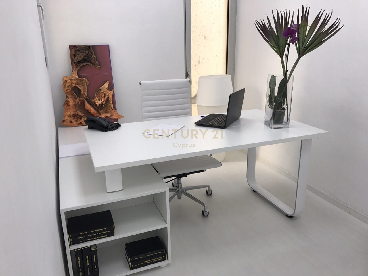 300m2 Local comercial en Limassol, Chipre No. 54157