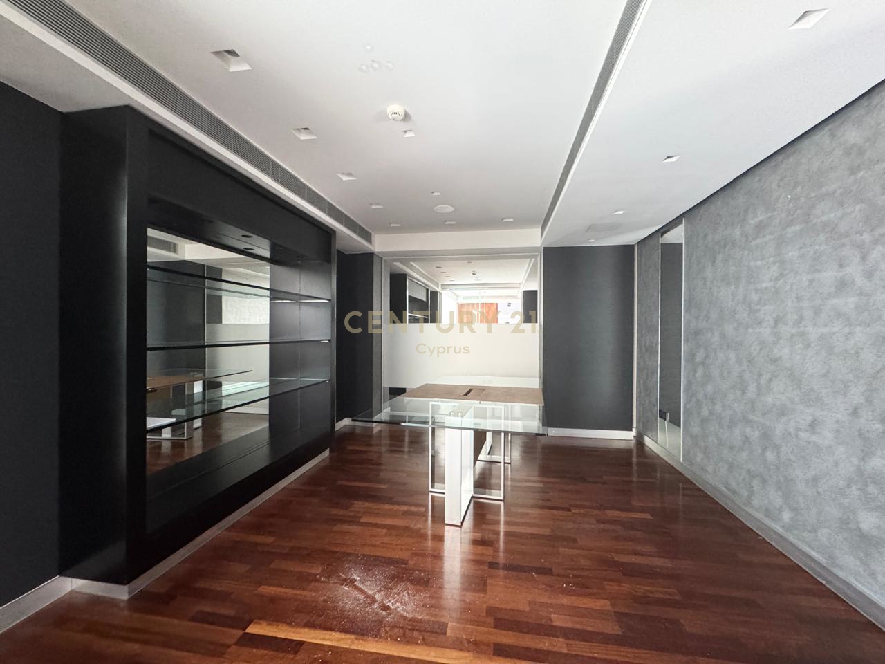 208m2 Oficina en Agios Tychonas, Limassol, Chipre No. 54034