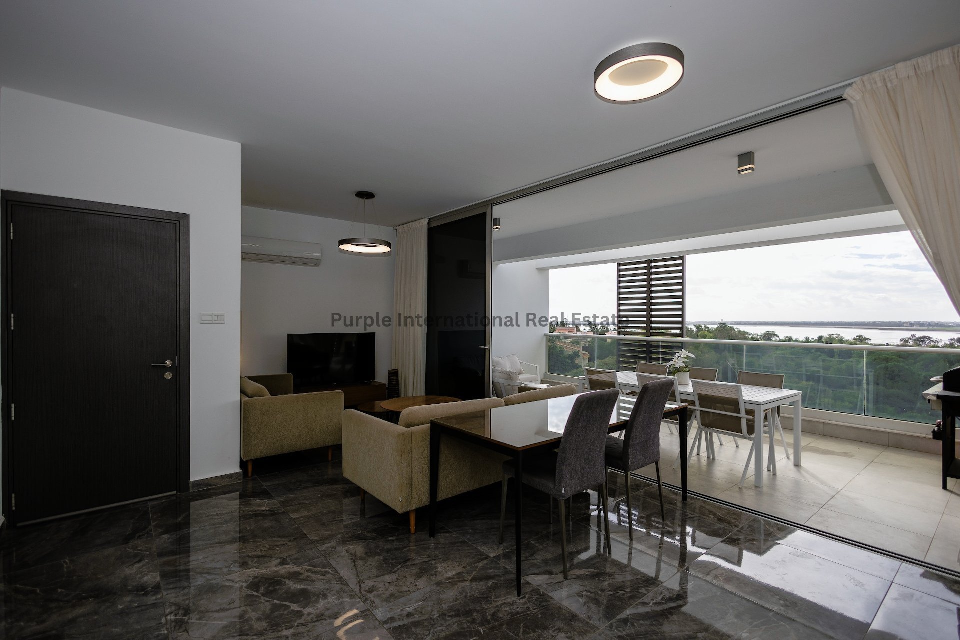 3 bedrooms Apartment in Larnaca, Larnaka, Cyprus No. 35120