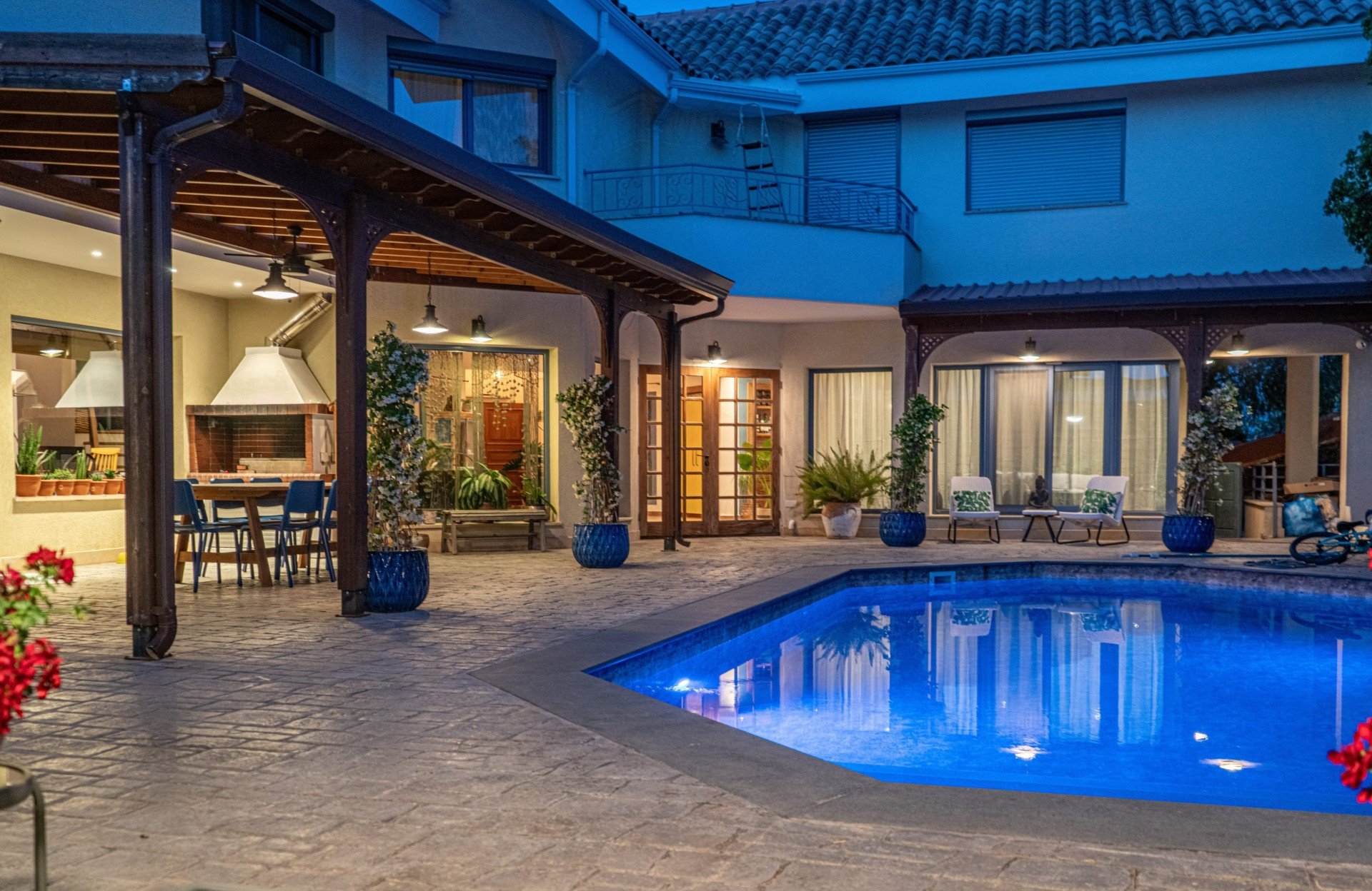 4 bedrooms Villa in Limassol, Cyprus No. 47760