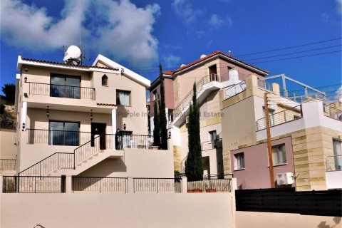 4 bedrooms Villa in Geroskípou, Paphos, Cyprus No. 7554