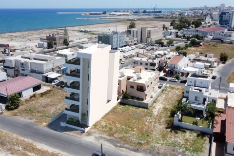 2 bedrooms Penthouse in Oroklini, Larnaka, Cyprus No. 48112