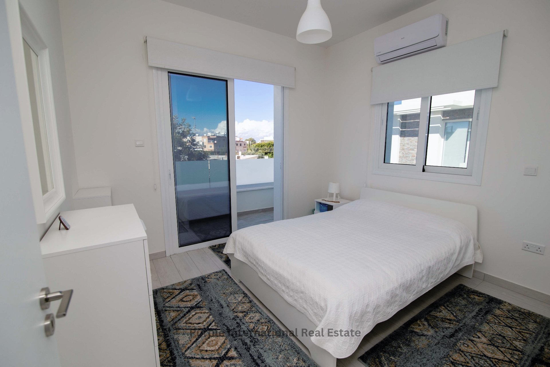 4 bedrooms Villa in Paralimni, Ammochostos, Cyprus No. 36196