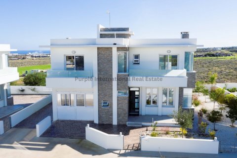 4 bedrooms Villa in Paralimni, Ammochostos, Cyprus No. 36196