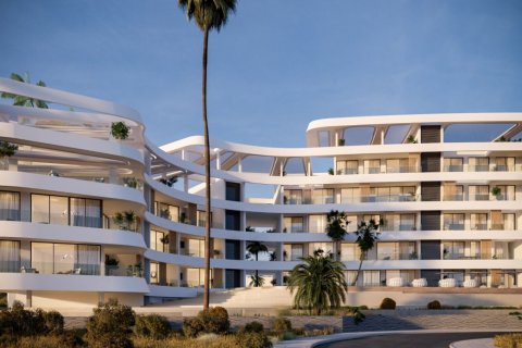 4 rooms Apartment in Larnaca, Larnaka, Cyprus No. 38997