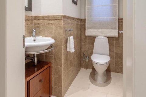 4 bedrooms Villa in Limassol, Cyprus No. 38166