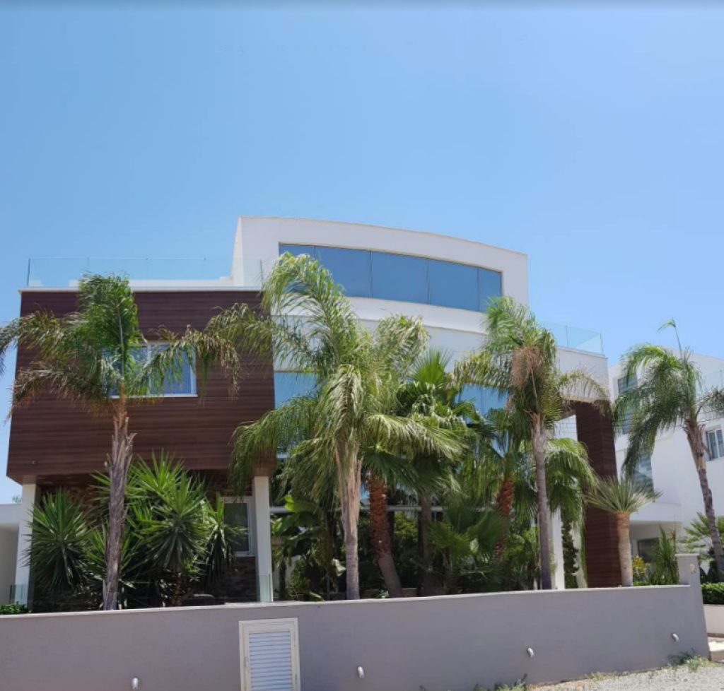 6 bedrooms Villa in Germasogeia, Limassol, Cyprus No. 30292