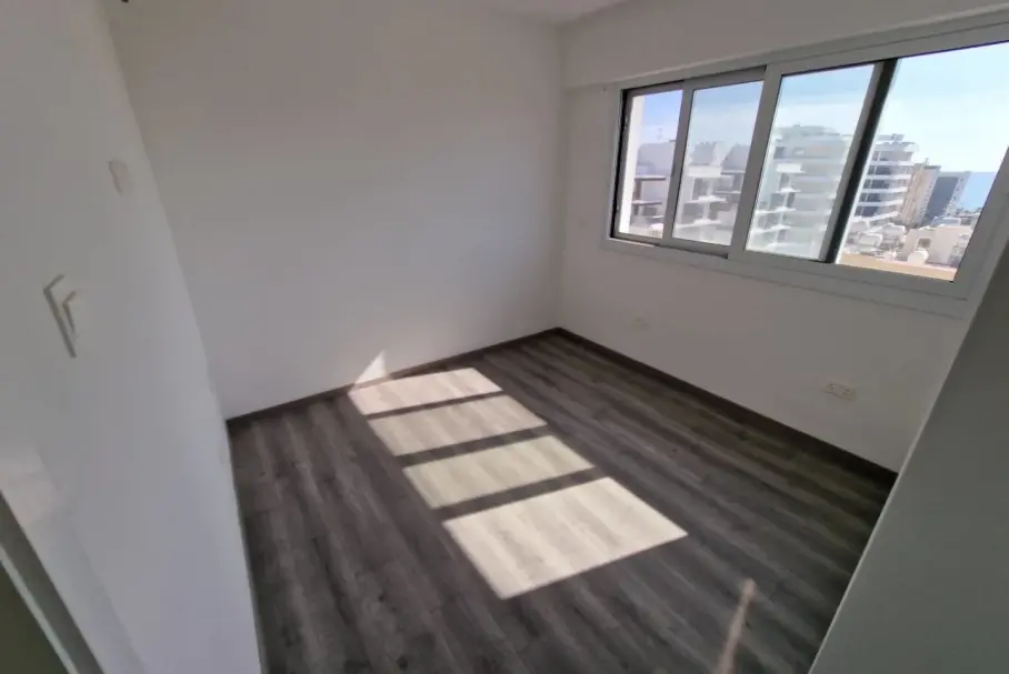 3 bedrooms Apartment in Larnaca, Larnaka, Cyprus No. 4965