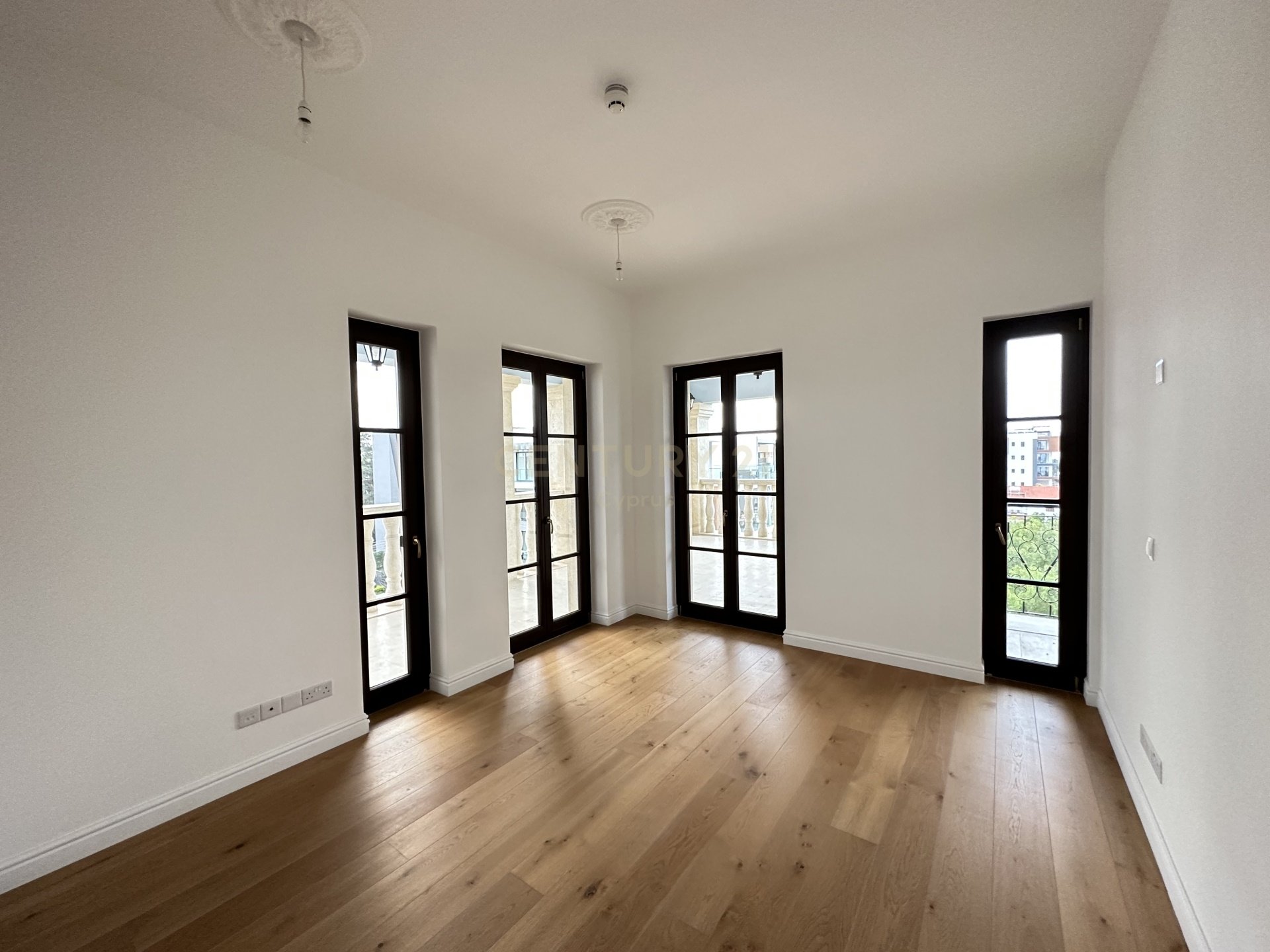 3 bedrooms Apartment in Germasogeia, Limassol, Cyprus No. 24717