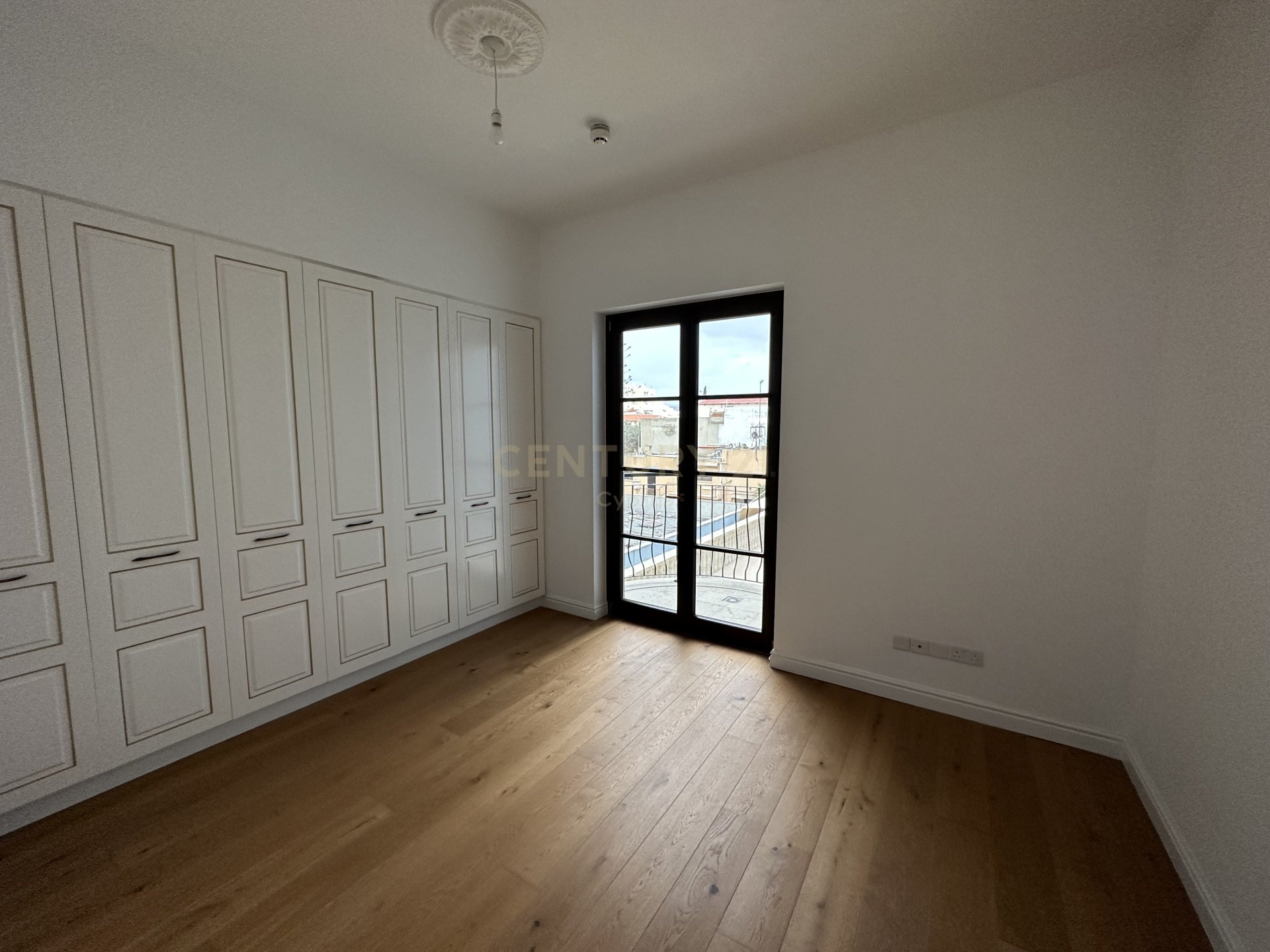 3 bedrooms Apartment in Germasogeia, Limassol, Cyprus No. 24717