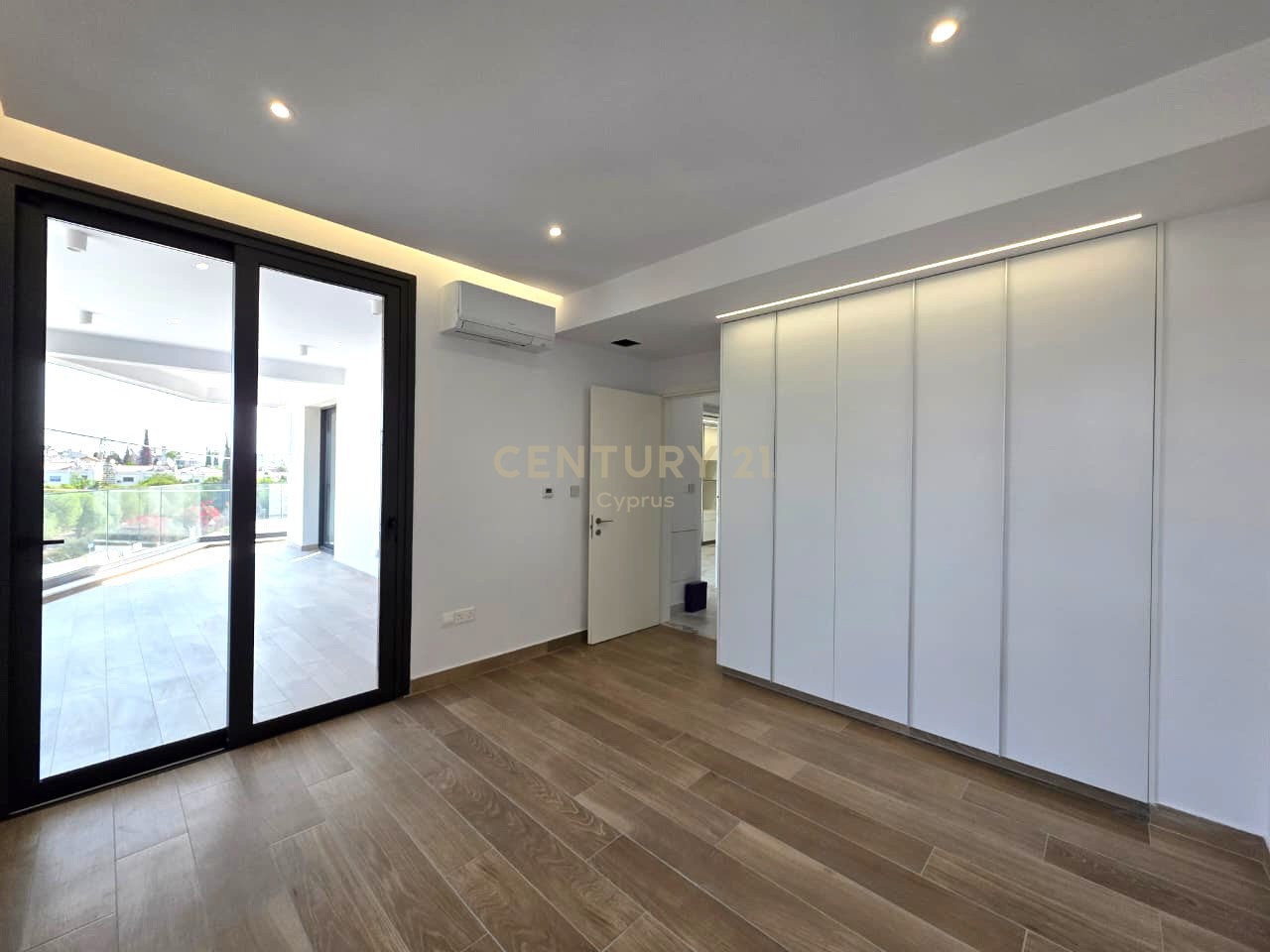 2 bedrooms Apartment in Germasogeia, Limassol, Cyprus No. 54251