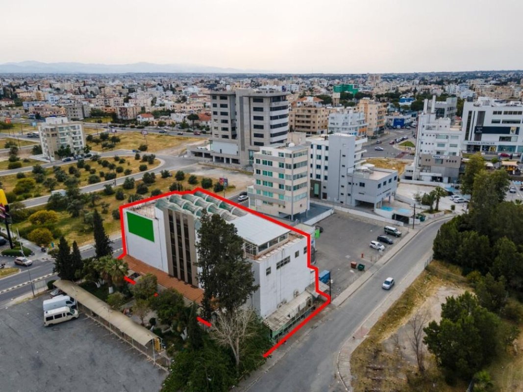 2028m2 Local comercial en Nicosia, Chipre No. 37926
