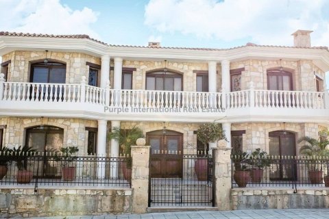 6 bedrooms Villa in Limassol, Cyprus No. 9359