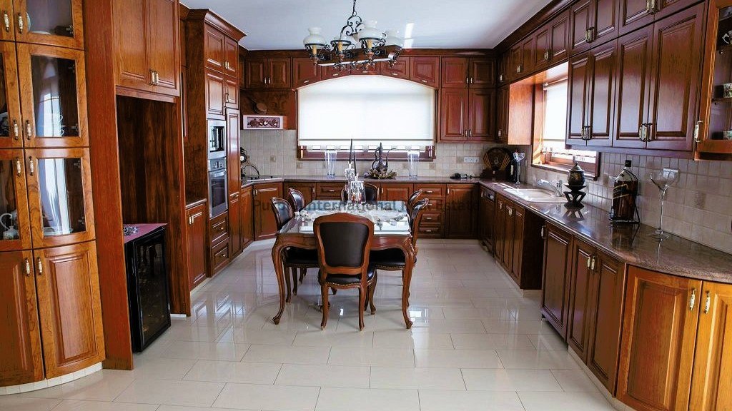 6 bedrooms Villa in Limassol, Cyprus No. 9359